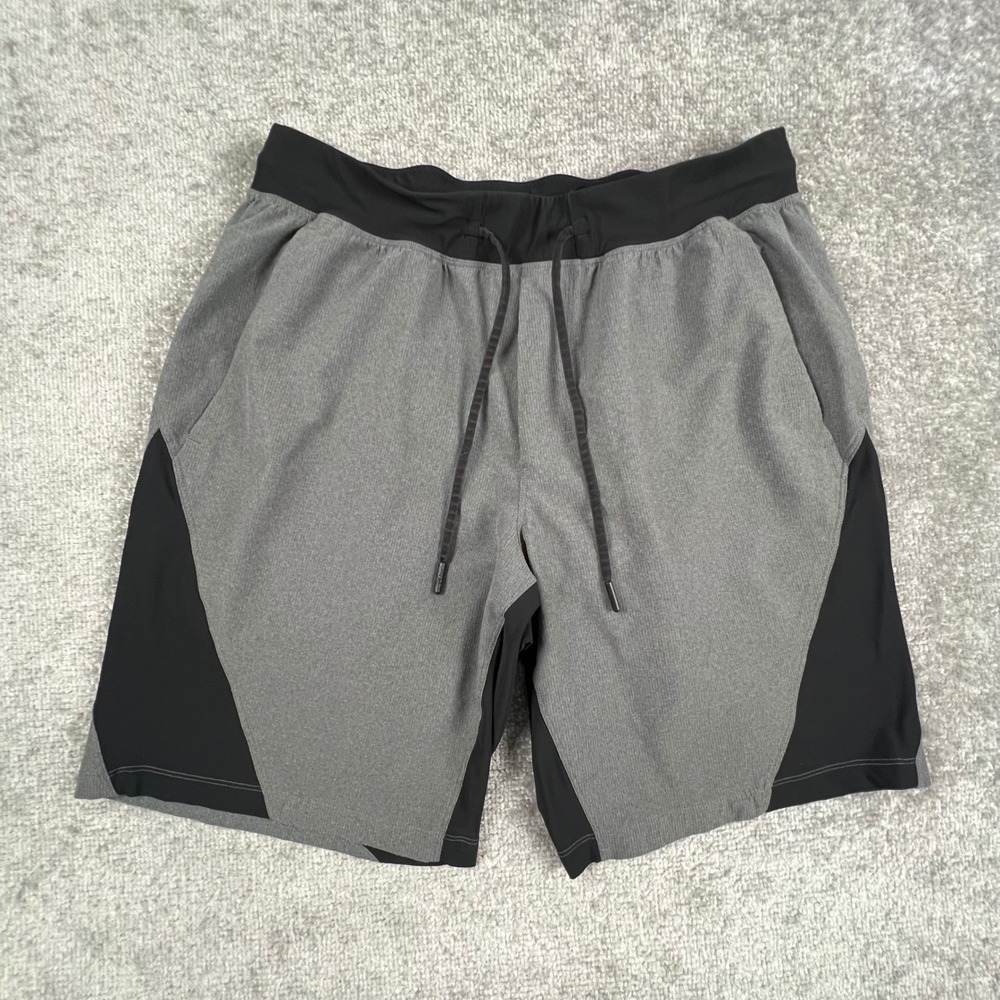 Lululemon Mens License to Train Lined Shorts 9 Inch Gray Black Size M Run Gym
